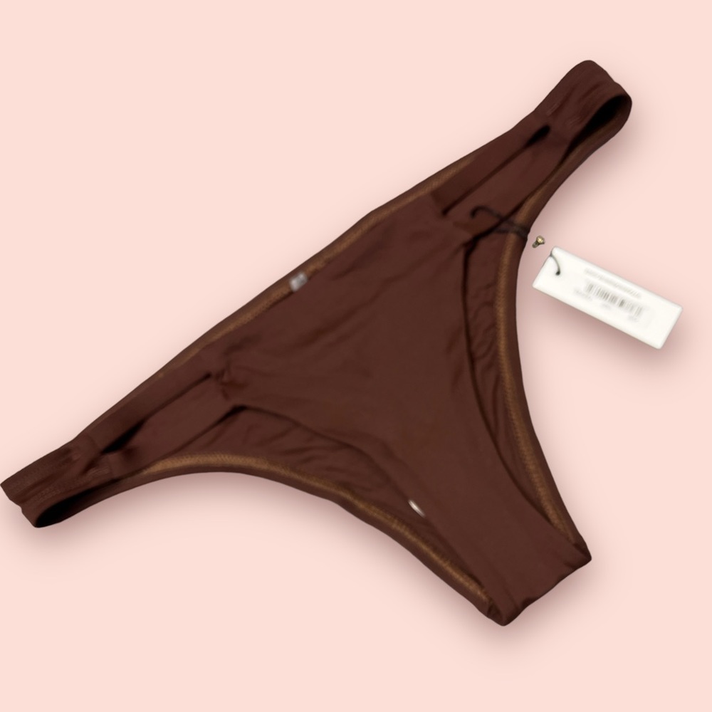 NWT Vitamin A double side strap bikini bottoms in chocolate brown. Size 12 👙 - Picture 2 of 7